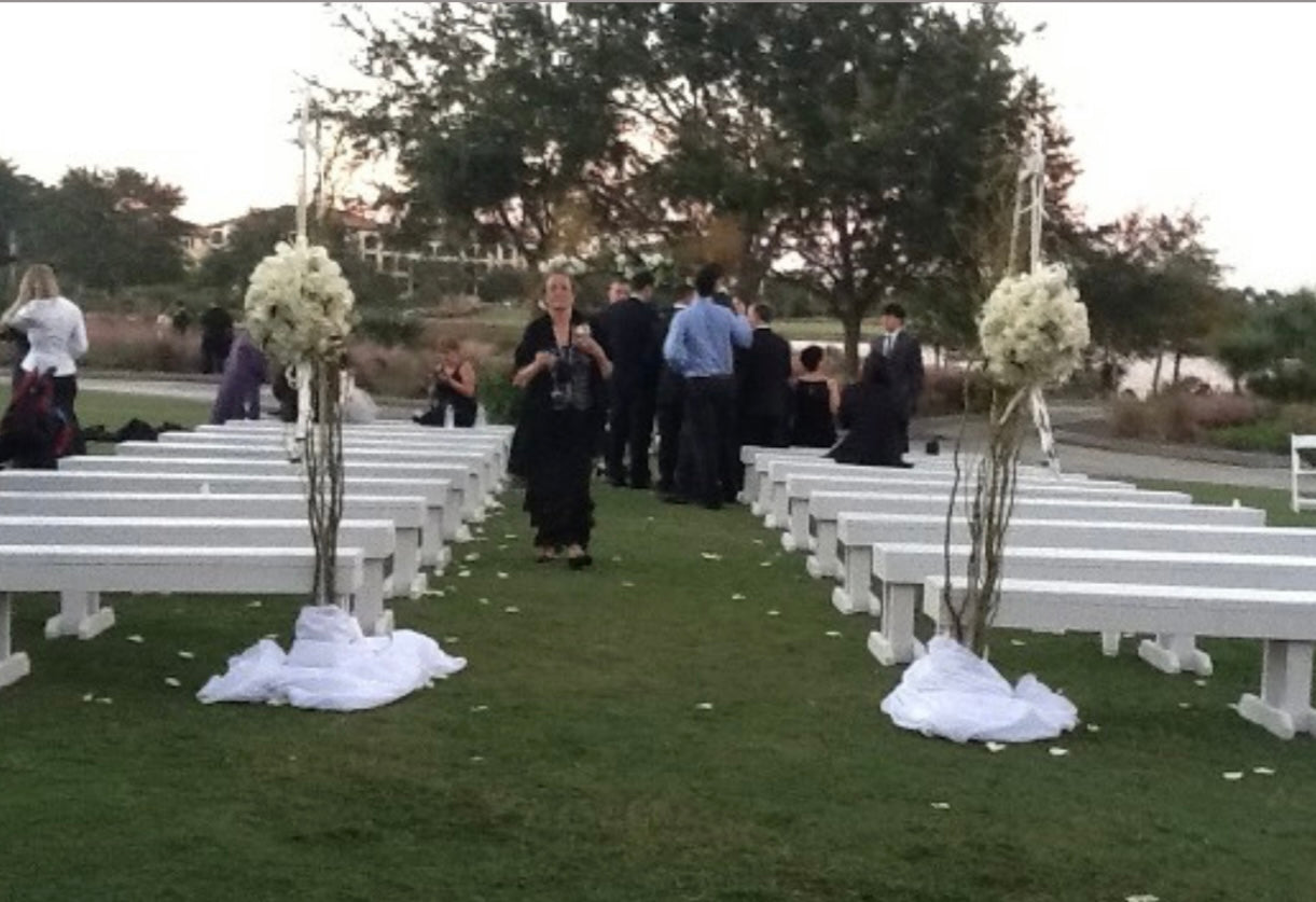 Victorian Kissing Balls @ Beginning of Walkway Isle - Starting @