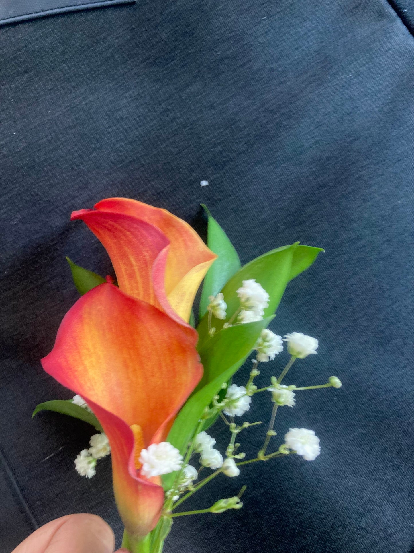 Boutonnière dual calla lillies