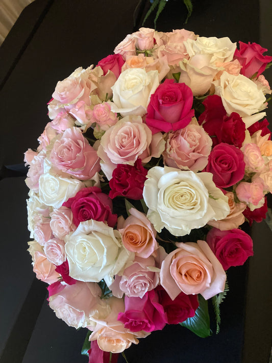 Centerpiece - Oodles of Roses