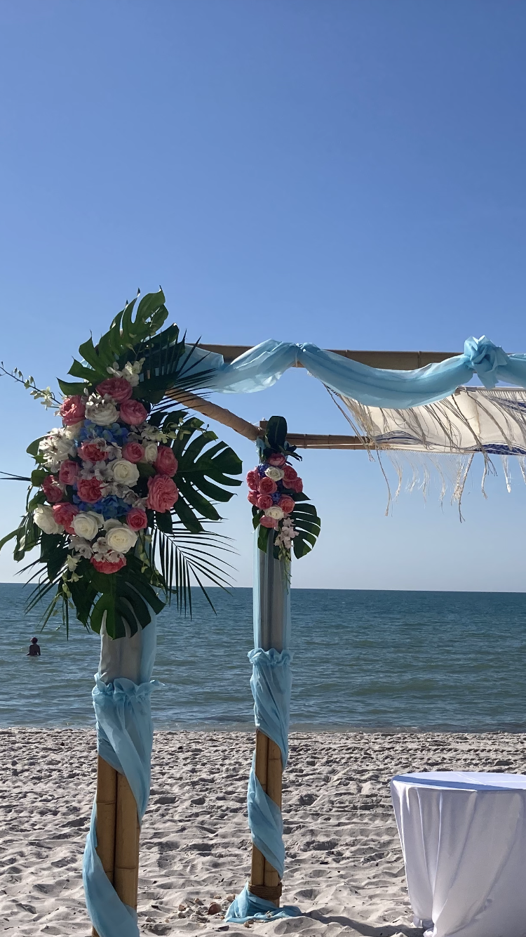 Beautiful Lily Pulitzer arch